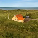 Ali - 75m From The Sea By Interhome