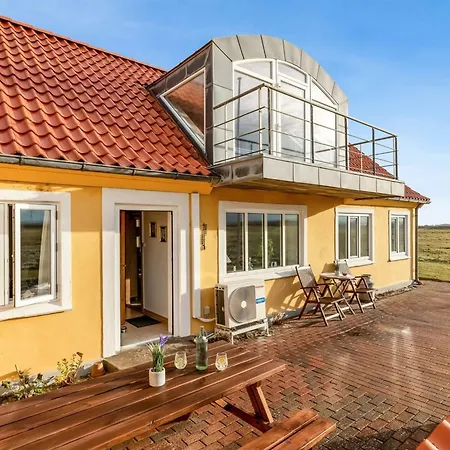 Ali - 75m From The Sea By Interhome